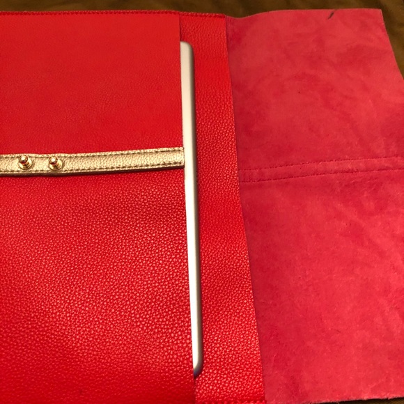 CASE - Picture 9 of 14